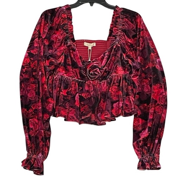 Chelsea & Violet Tops - NWT Chelsea & Violet Red Floral Blouse Size Large‎